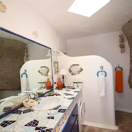 House Cueva Del Mar Nyaraló *